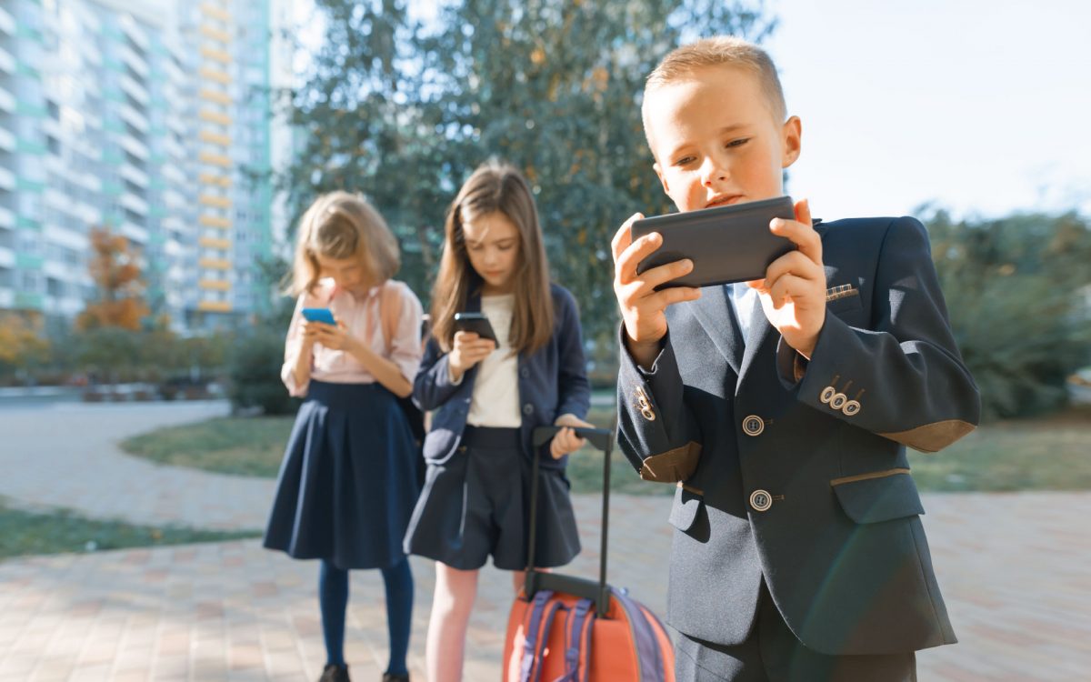 Jak oderwać dziecko od telefonu i komputera?